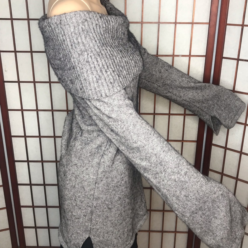 UGG Rhodyn Angora Grey Sweater Women’s L - Picture 3 of 8